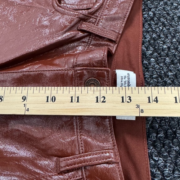 Abercrombie Curve Love 90s Straight Ultra High Rise Coated Faux Leather Pants 31 - Picture 7 of 7